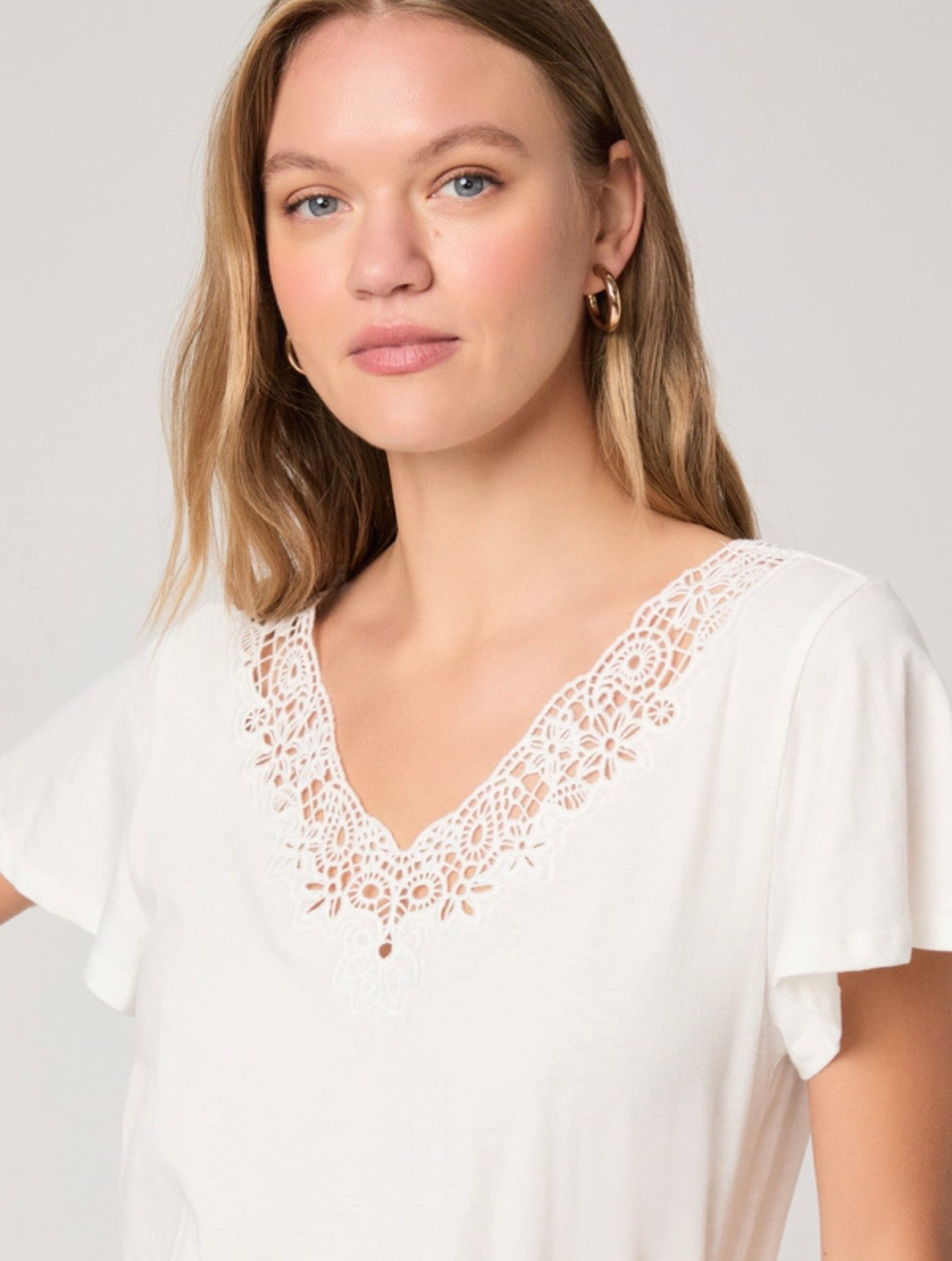 Vicky Tee/White